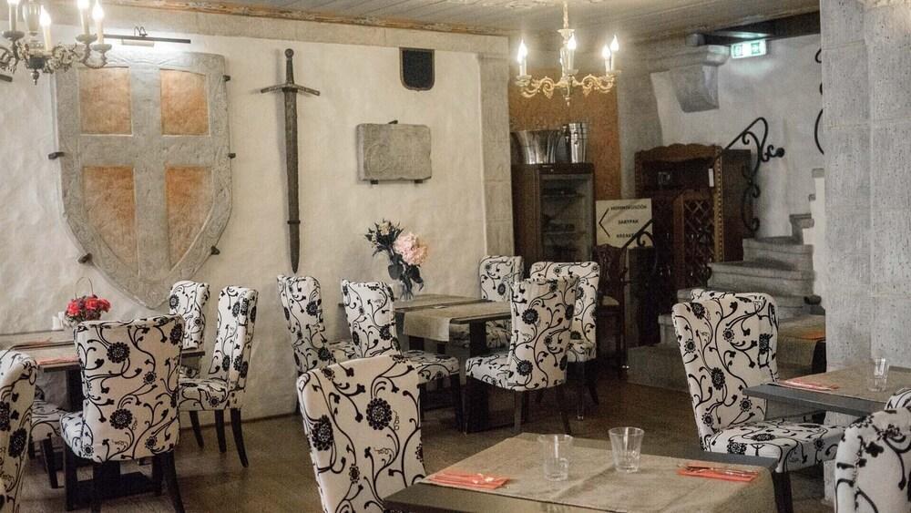 Hotel Three Crowns Residents à Tallinn Extérieur photo