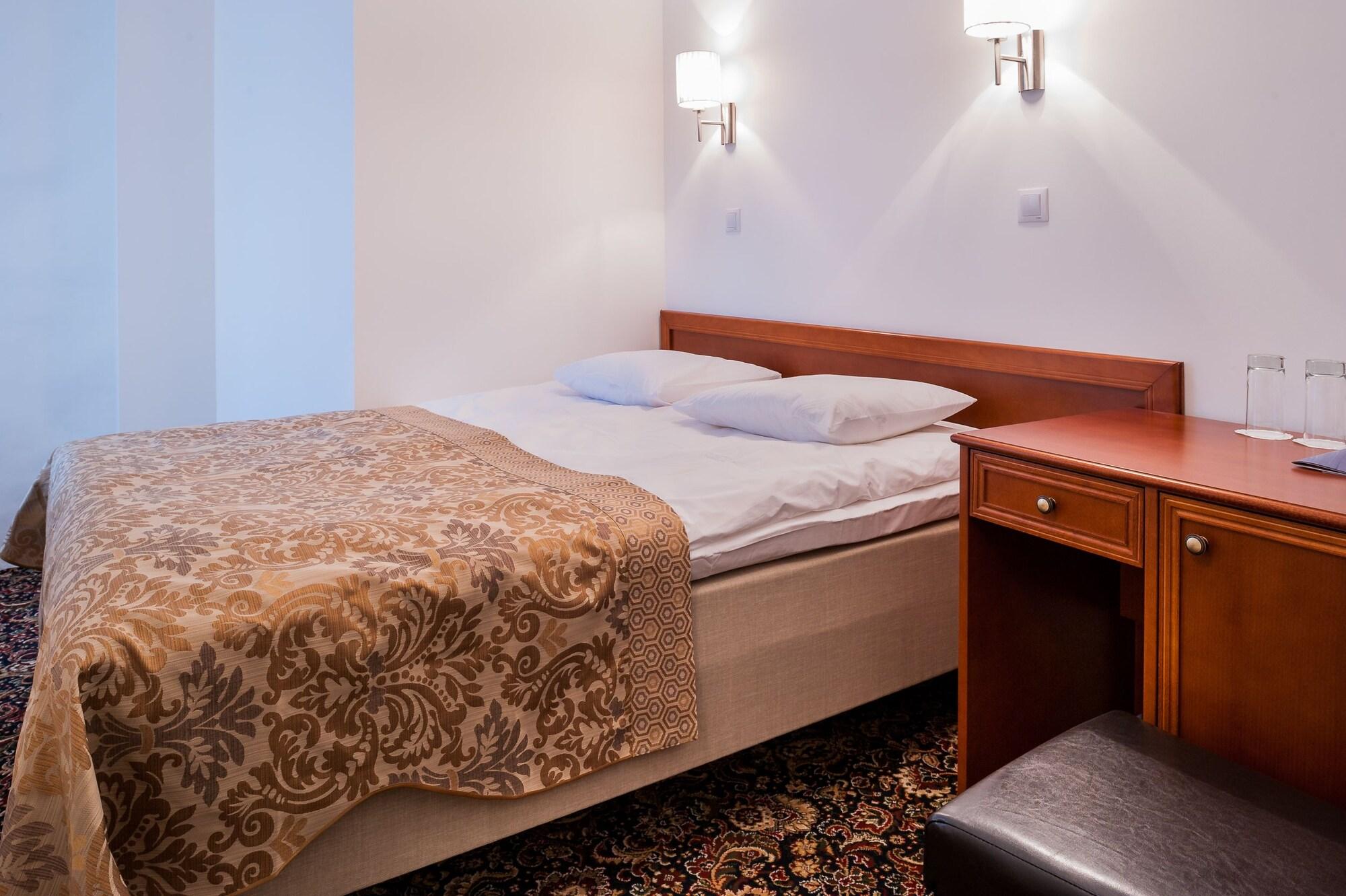 Hotel Three Crowns Residents à Tallinn Extérieur photo