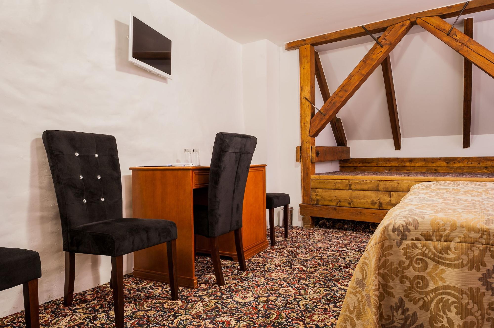 Hotel Three Crowns Residents à Tallinn Extérieur photo