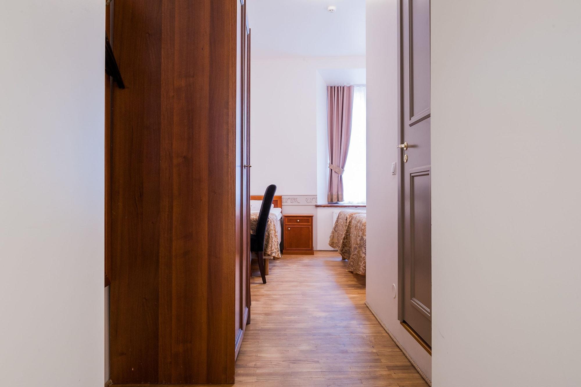 Hotel Three Crowns Residents à Tallinn Extérieur photo