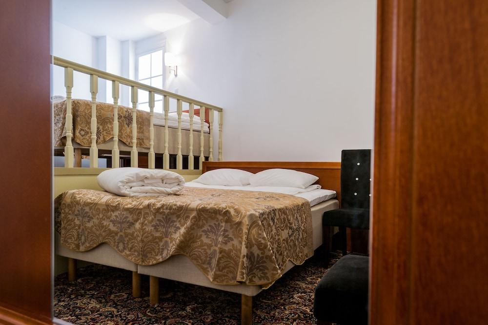 Hotel Three Crowns Residents à Tallinn Extérieur photo