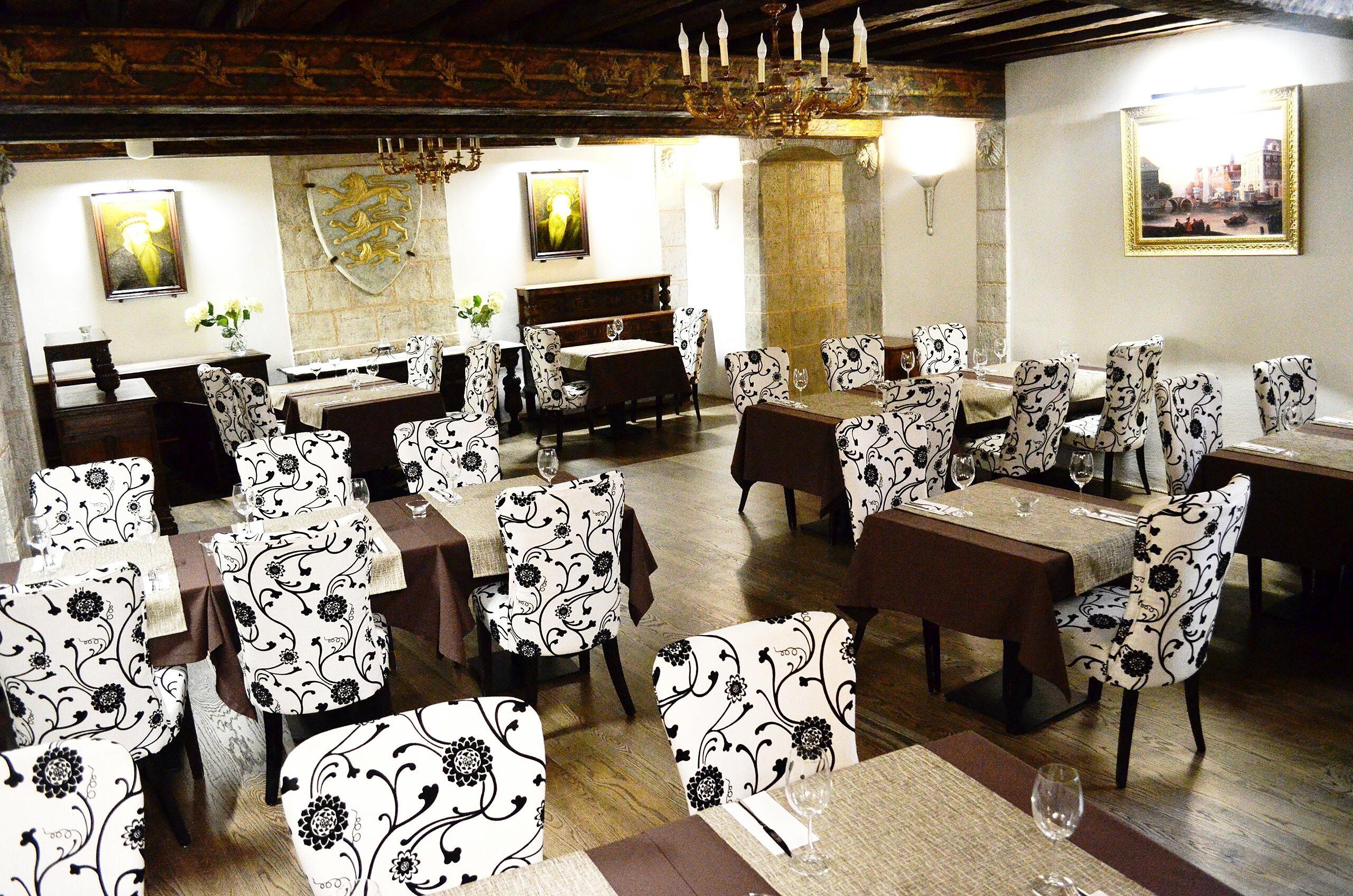 Hotel Three Crowns Residents à Tallinn Extérieur photo