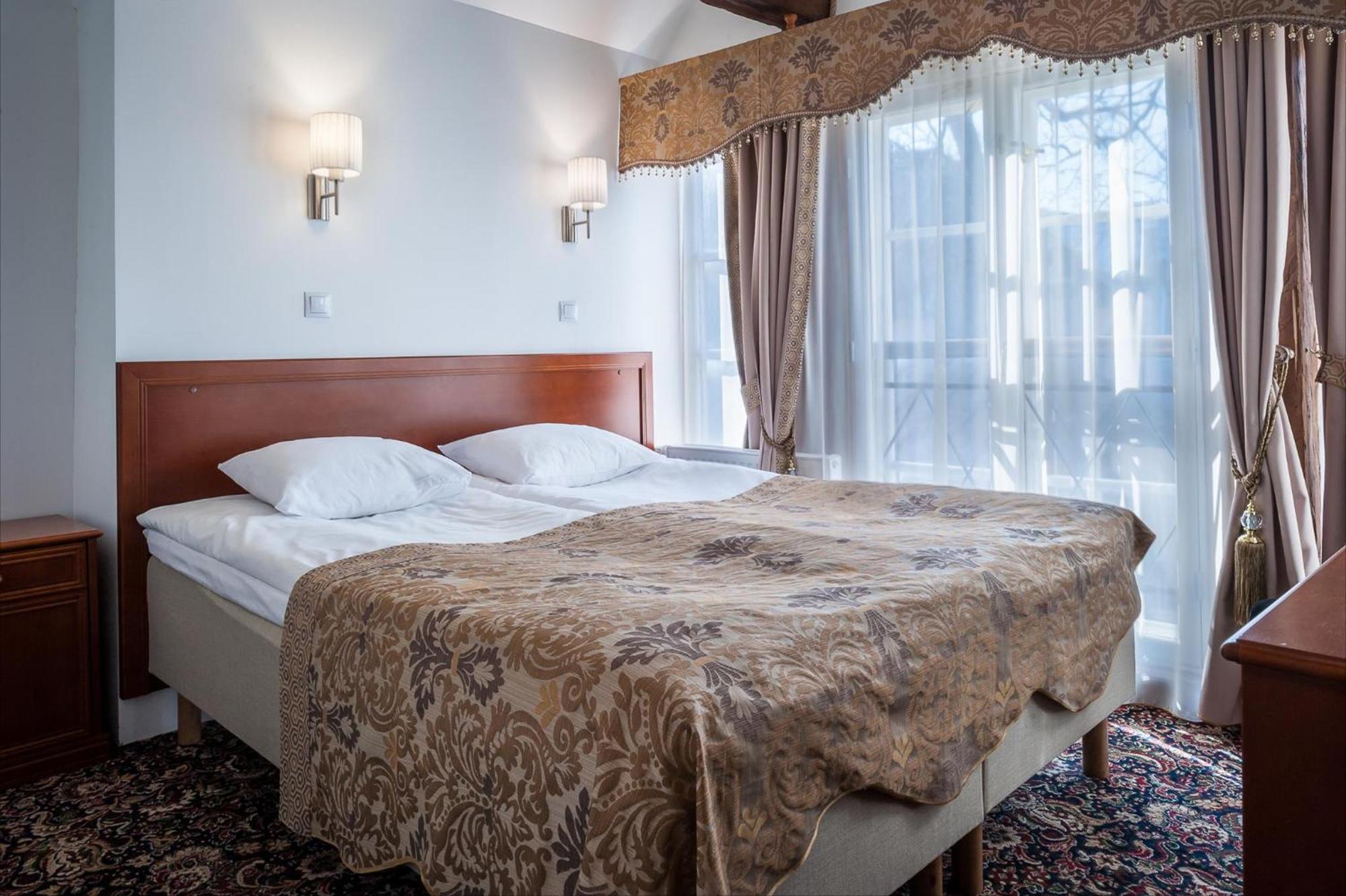 Hotel Three Crowns Residents à Tallinn Extérieur photo