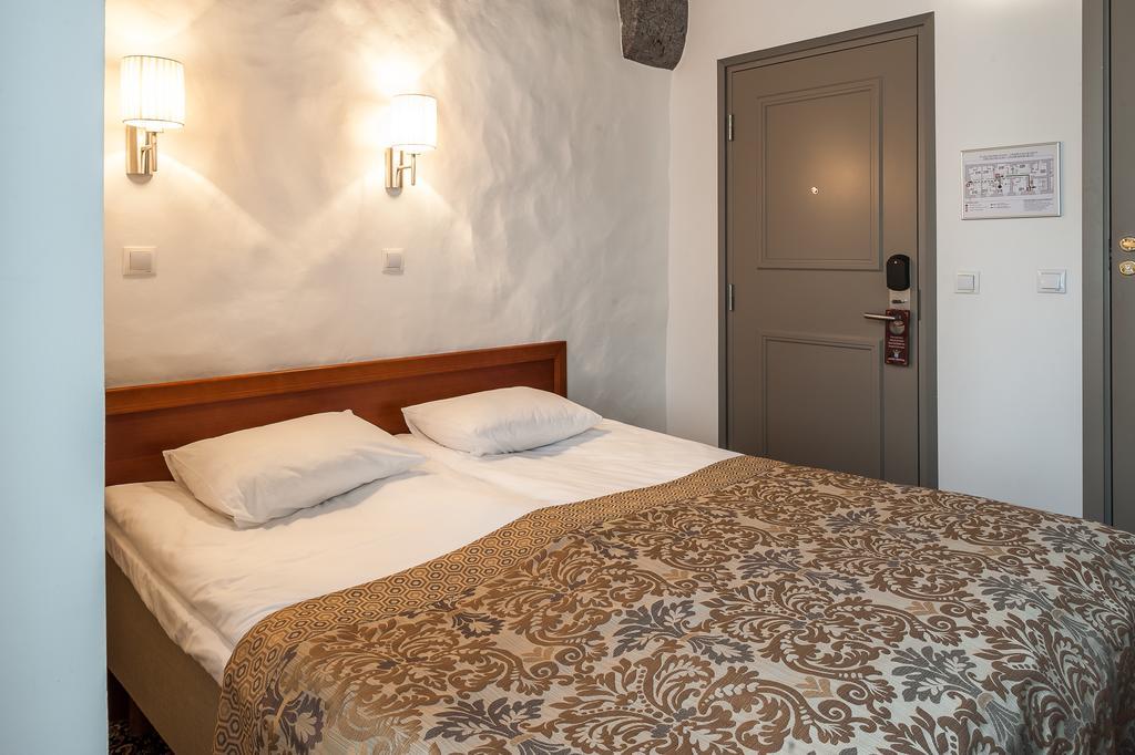 Hotel Three Crowns Residents à Tallinn Extérieur photo