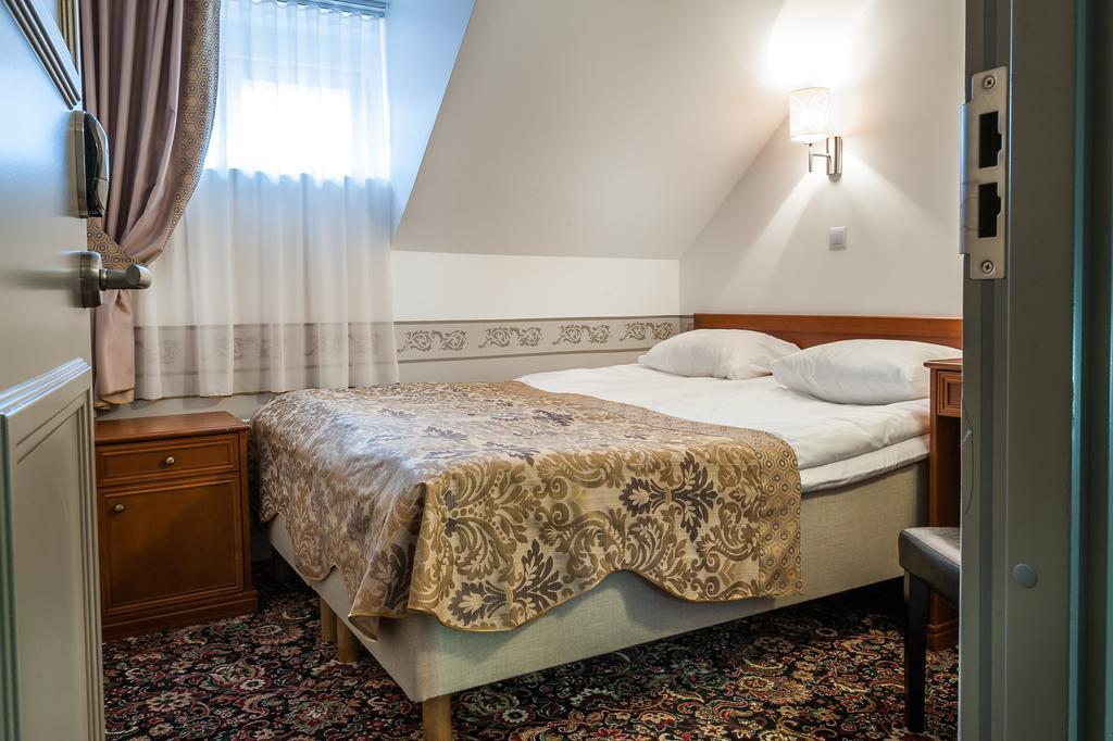 Hotel Three Crowns Residents à Tallinn Extérieur photo
