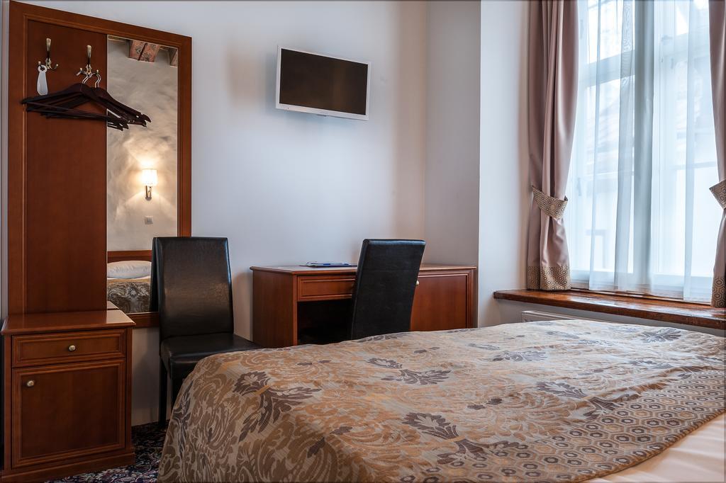 Hotel Three Crowns Residents à Tallinn Extérieur photo