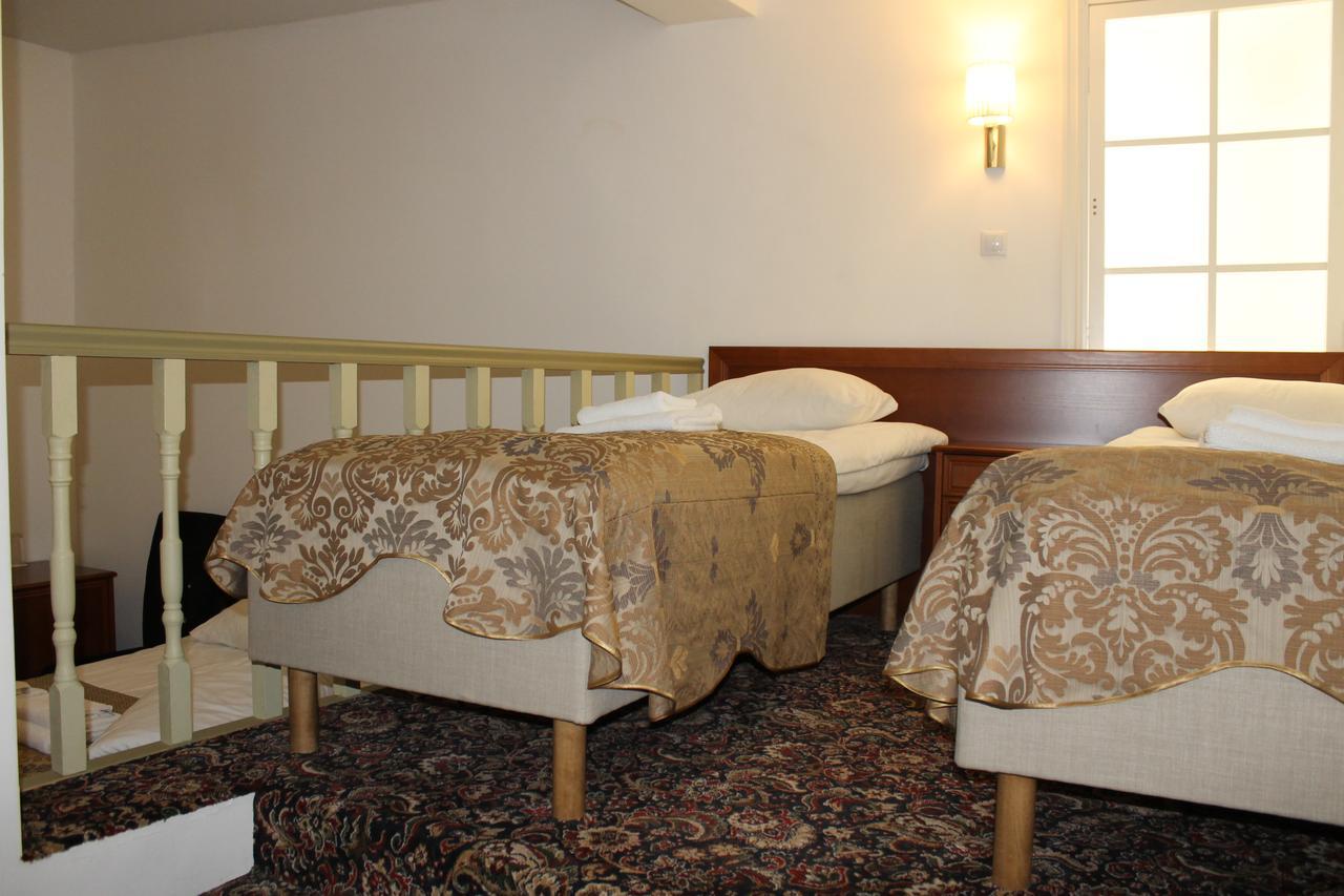 Hotel Three Crowns Residents à Tallinn Extérieur photo