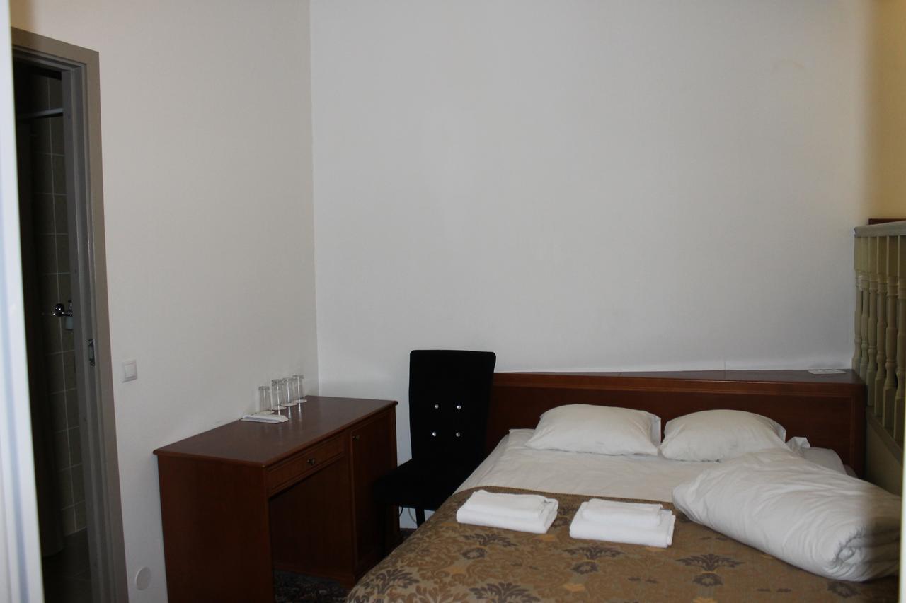 Hotel Three Crowns Residents à Tallinn Extérieur photo